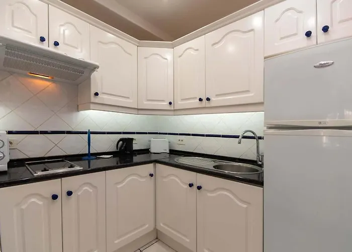 Club Atlantis 78 - One Bed Apartment Costa Adeje (Tenerife)